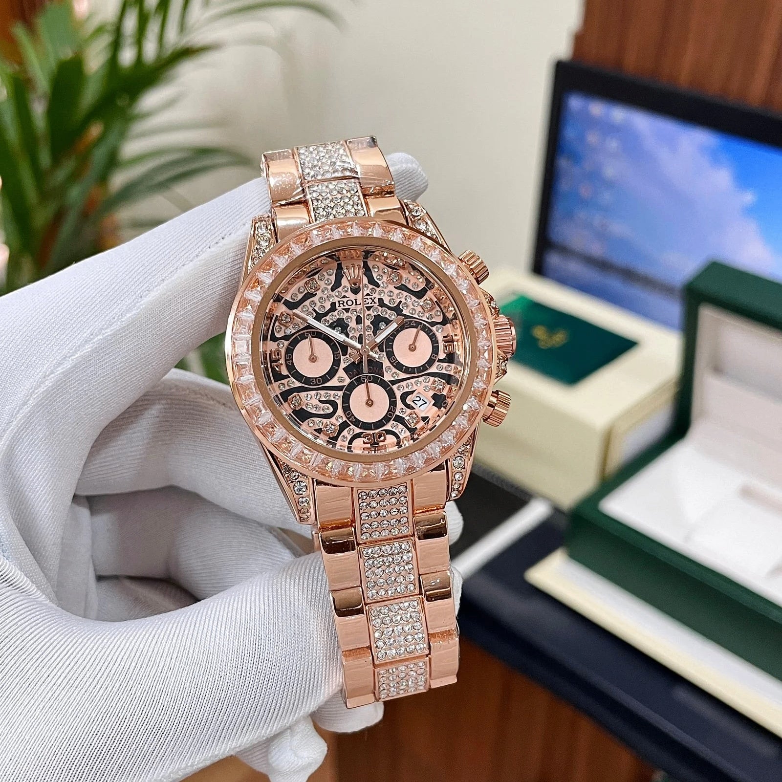 Role_x Tiger Rose Gold Chain Watch