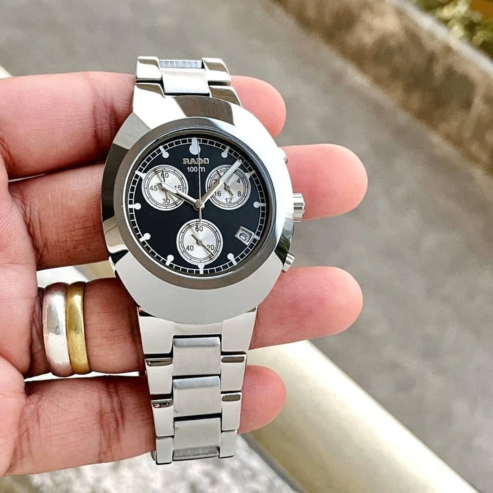 Chronometer Watch With Vintage-Inspired Design