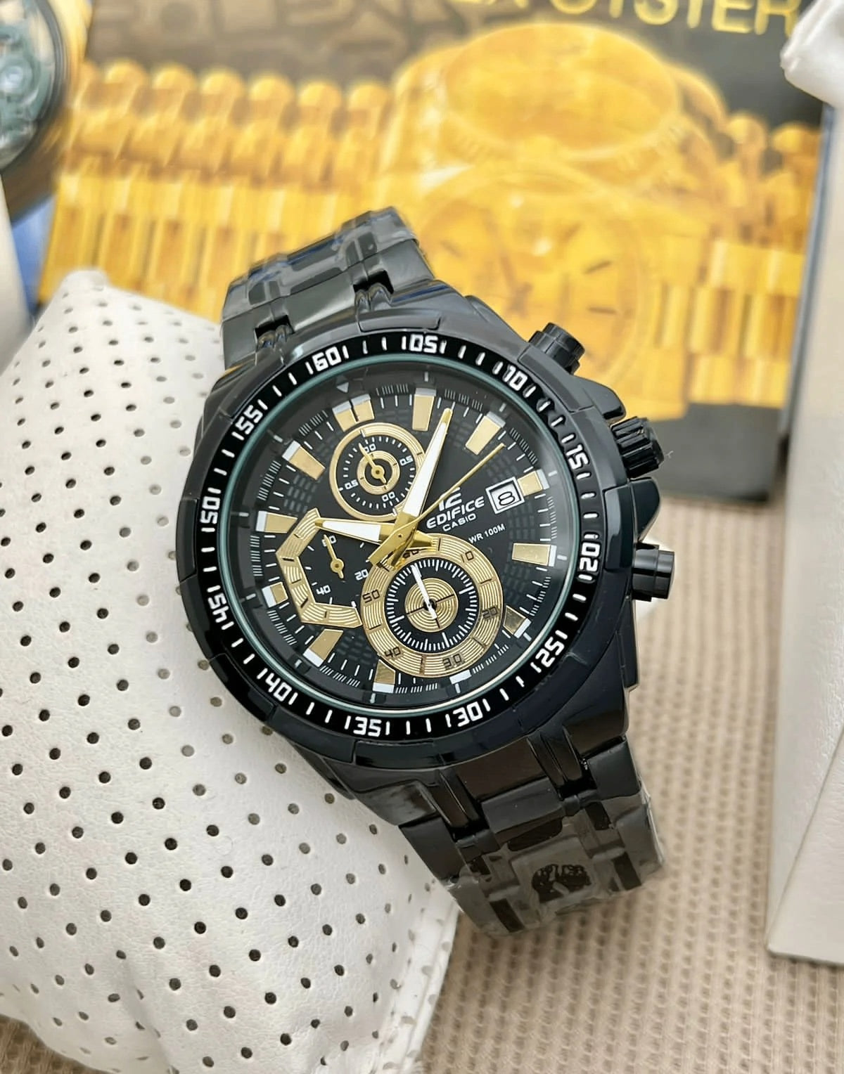 Slim Quartz Watch With Premium Detailing