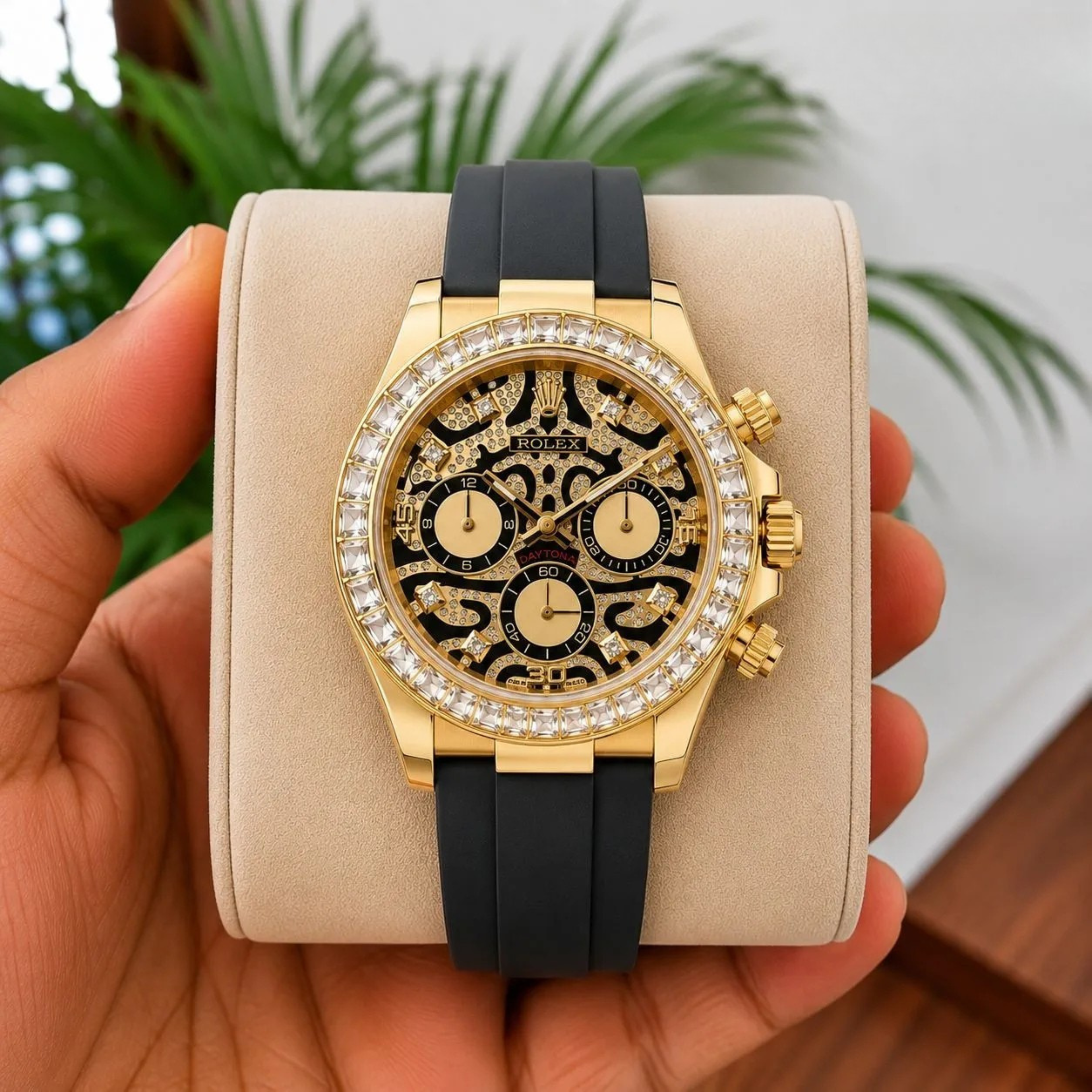 Role_x Tiger Gold Belt Watch