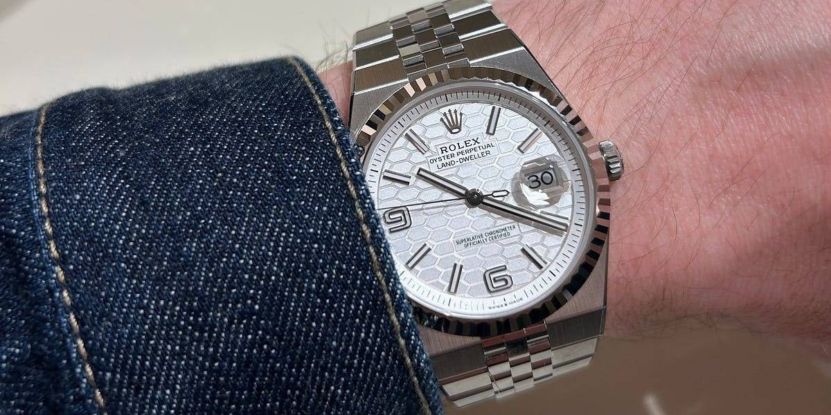 Role_x Land Dweller Silver/White Watch