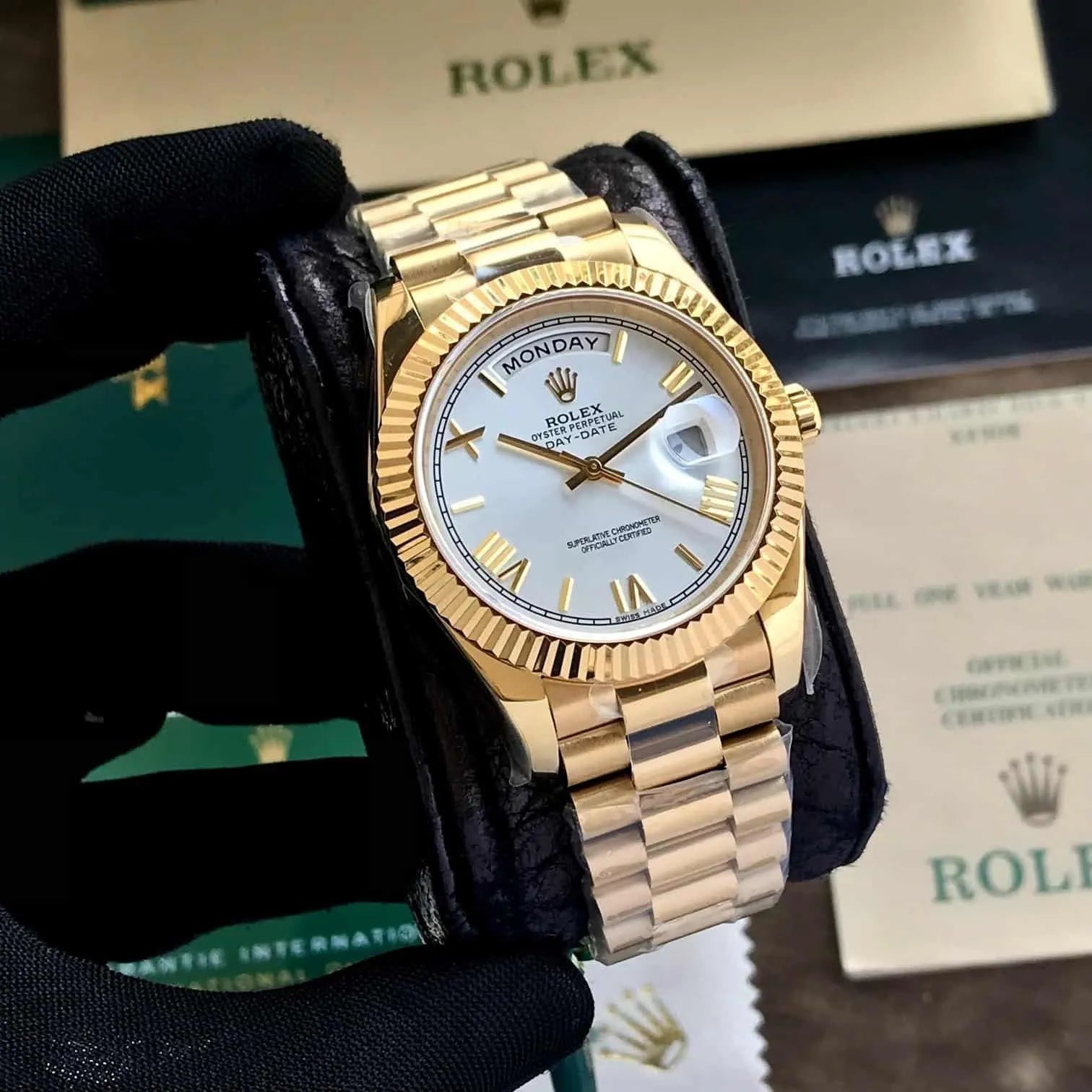 Role_x Day Date Gold/White Watch