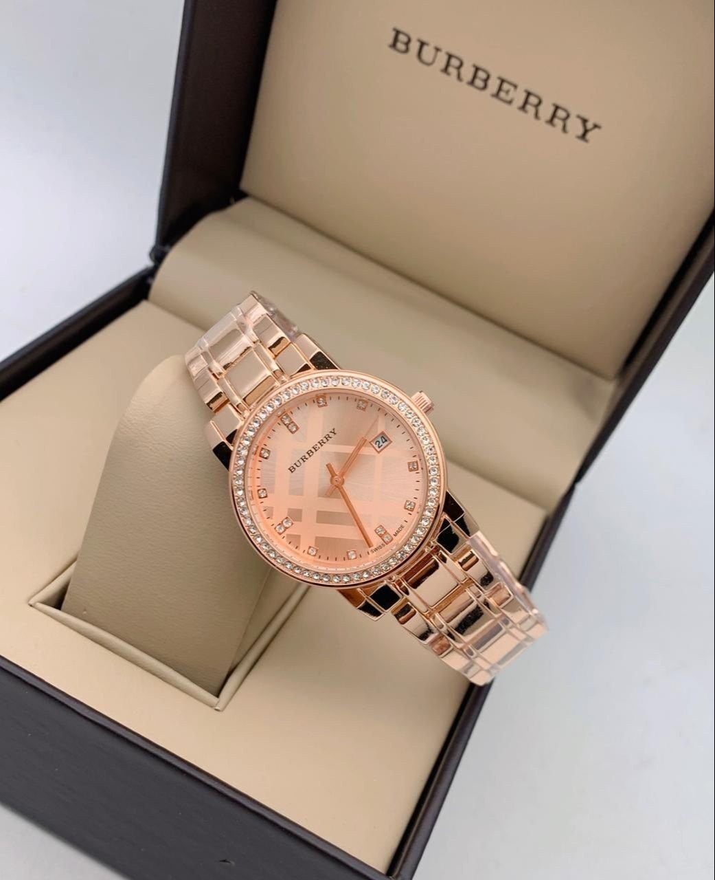 Exchange Watch With Sleek Contemporary Finish