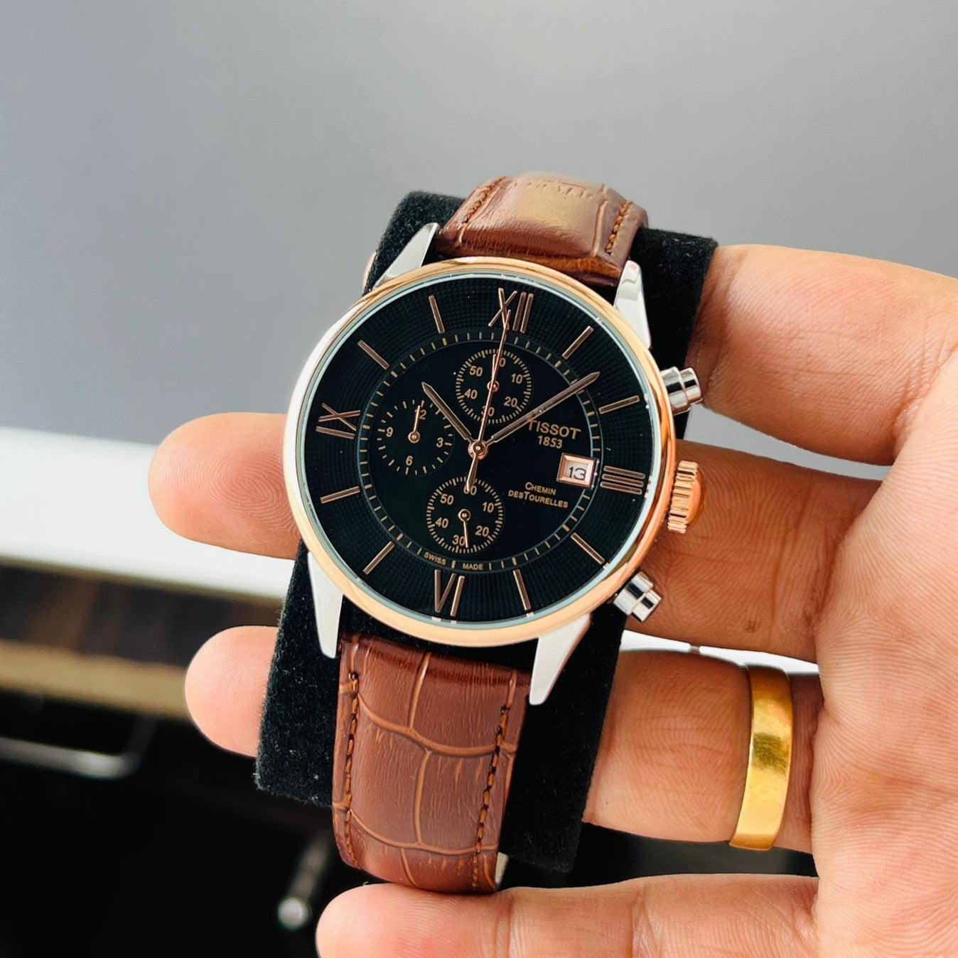 Everyday Wear Chemin Watch With Classic Appeal