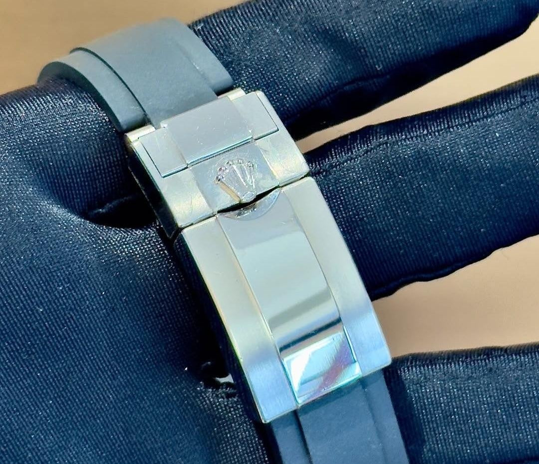 Role_x Tiger Silver Belt Watch