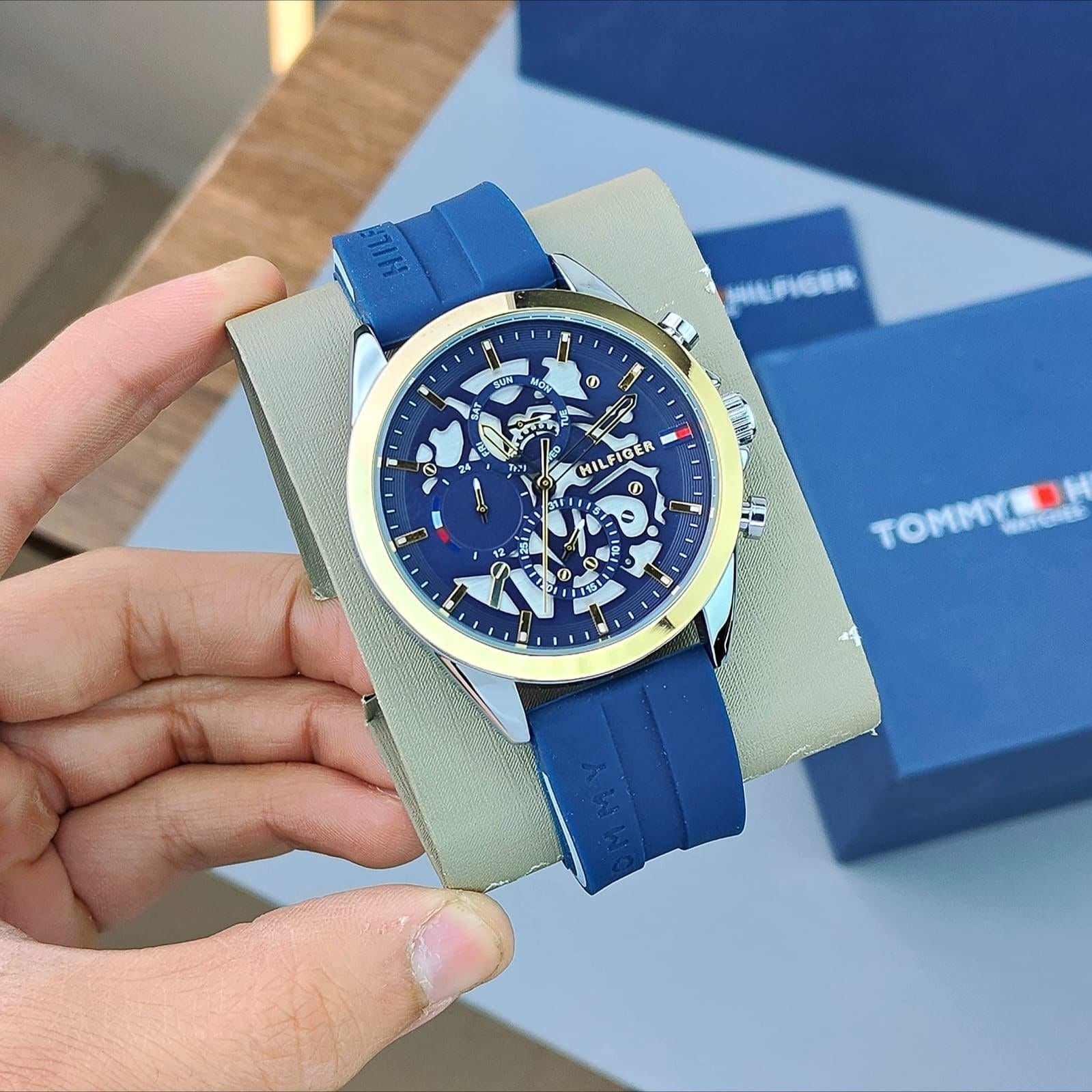 TOMM_Y HILFIGER MEN’S STYLISH BLUE WATCH